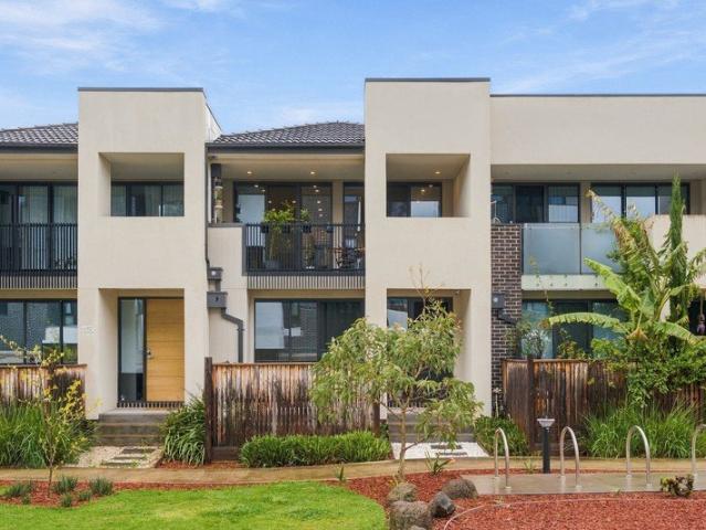 Townhouse for sale in Preston, Melbourne