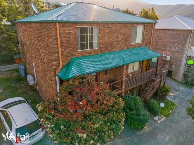Townhouse for sale in Claremont