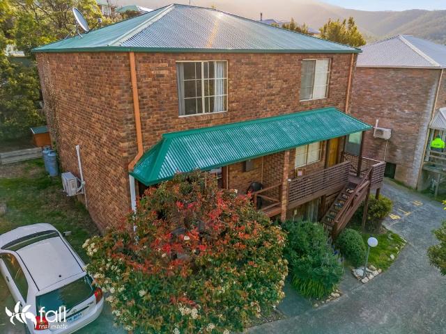 Townhouse for sale in Claremont