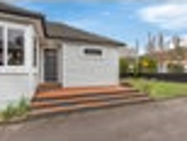 House for sale in Days Bay, Wellington