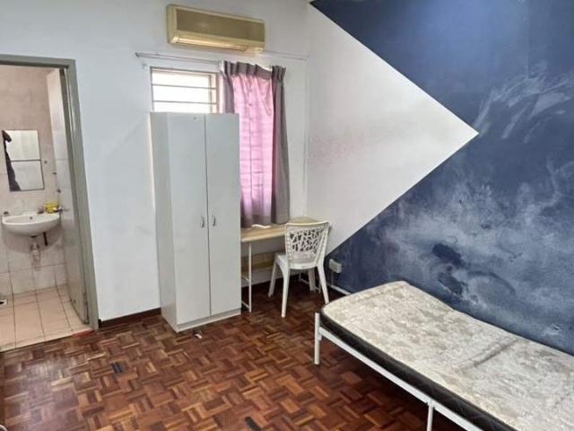Room for rent in Petaling, Damansara Damai