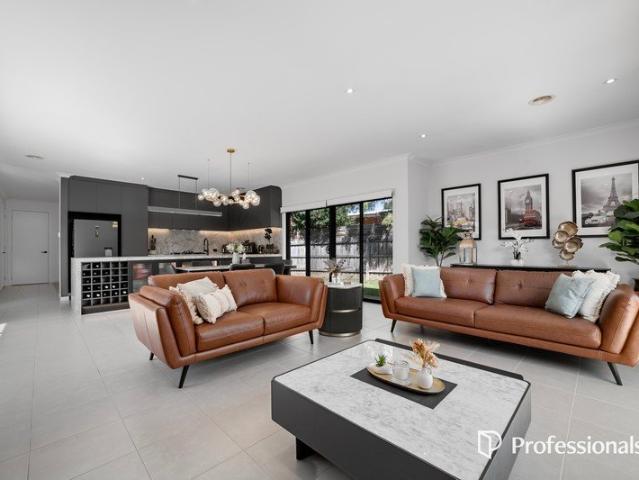 Townhouse for sale in Glen Waverley, Melbourne