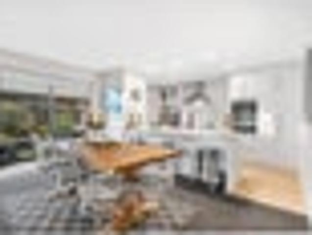 House for sale in Chaslands, Canterbury