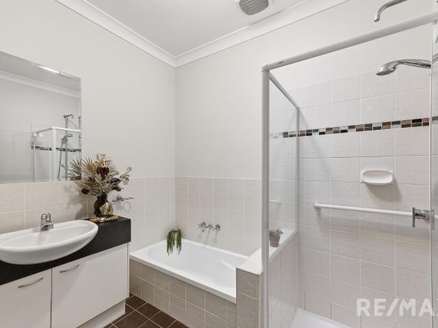 Townhouse for sale in Kings Creek, Queensland