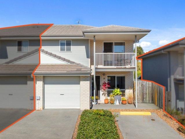 Townhouse for sale in Beaudesert, Queensland