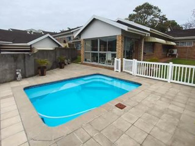 Townhouse for sale in Uvongo, Hibiscus Coast Local Municipality