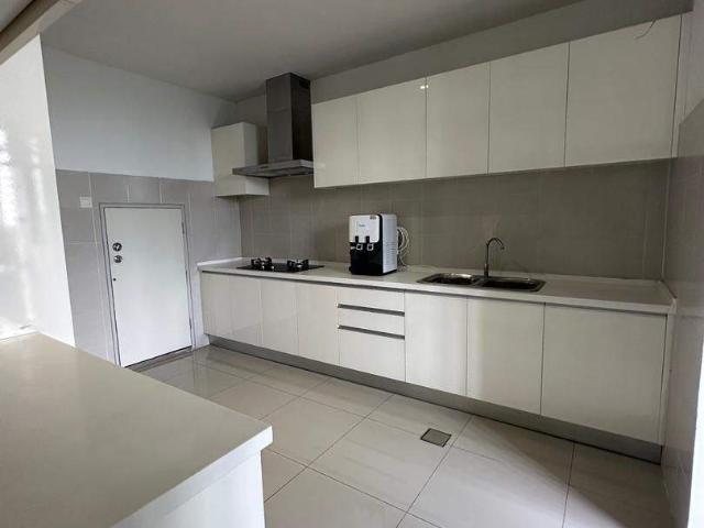 Room for rent in Petaling, Alam Impian