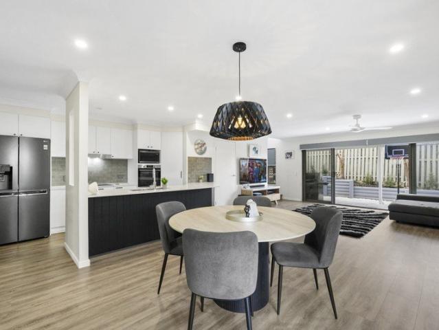 Duplex for sale in Varsity Lakes, Gold Coast City