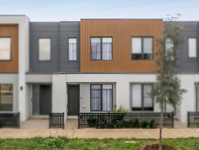 Townhouse for sale in Camerons Creek, Victoria