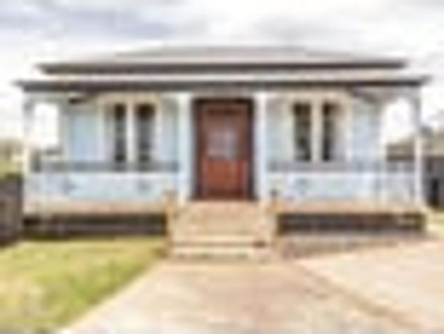 House for sale in College Estate
