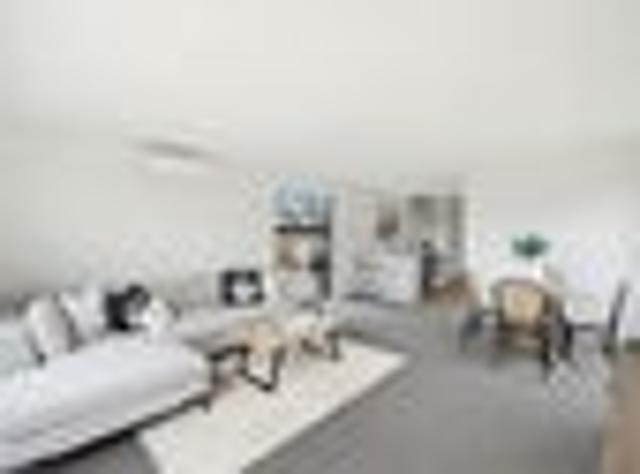 Townhouse for sale in Chaslands, Canterbury