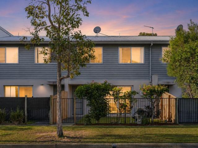Townhouse for sale in Fernbrook, Queensland