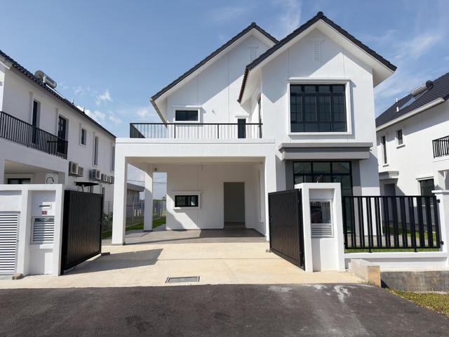 Bungalow for sale in Malaka