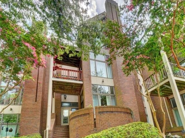 Condo for sale in Norfolk