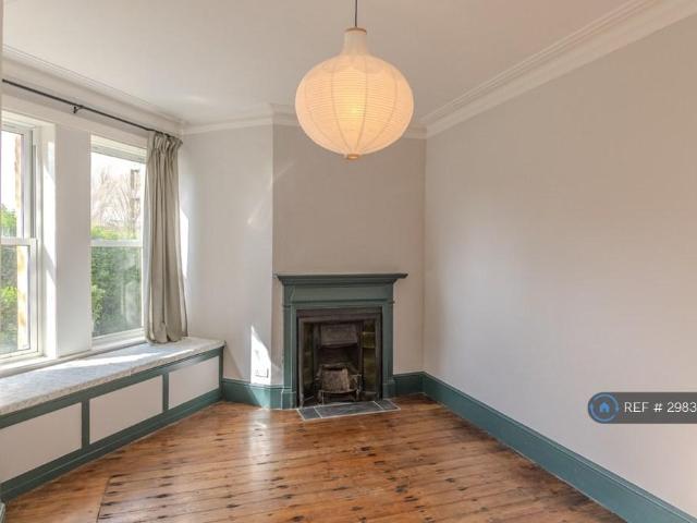 House for rent in Oval, Greater London