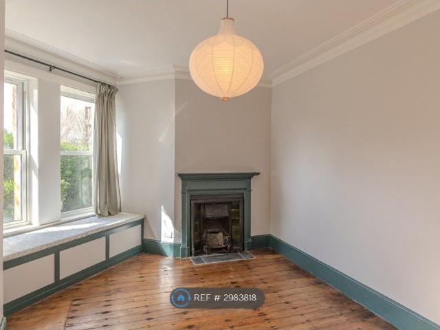 Apartment for rent in Oval, Greater London