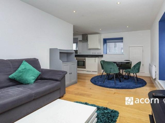 Apartment for rent in Oval, Cat Hill