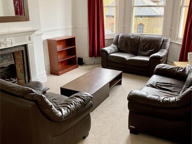 Apartment for rent in Oval, Greater London