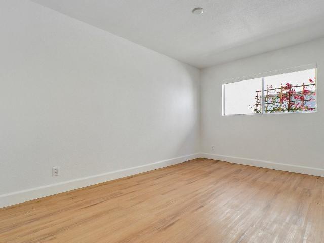 Apartment for rent in Canoga Park, California
