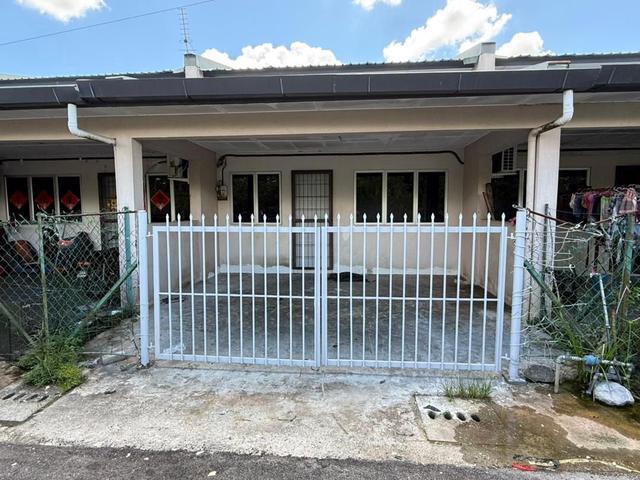 Terraced House for sale in Kuching, Bahagian Kuching
