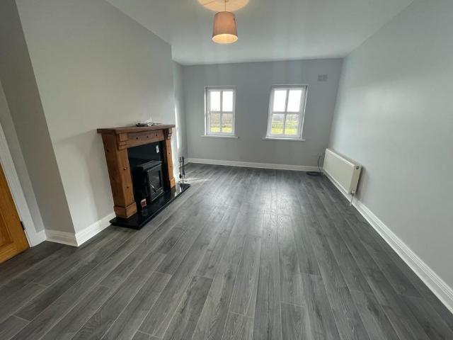 House to rent in Moneygold, Connacht