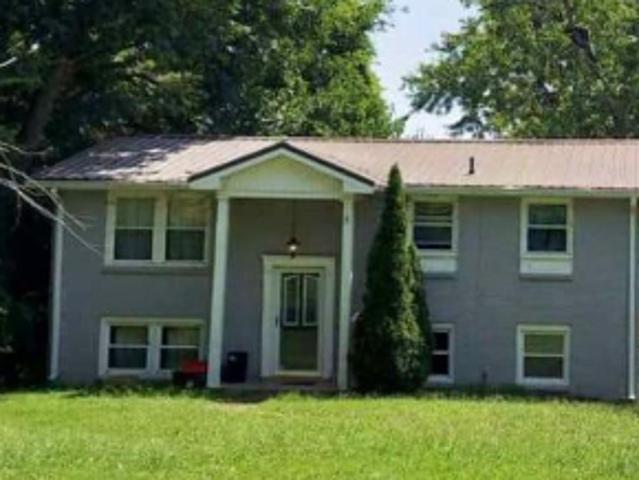 House for sale in Curtiswood, Hendersonville