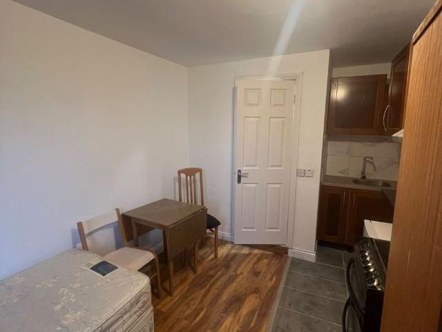 Studio to rent in Pembroke West C Ward 1986, Dublin