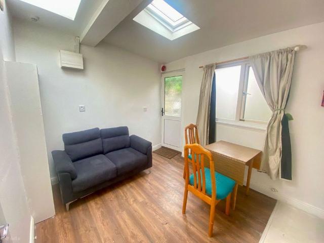 Apartment to rent in Bluebell, North Tipperary