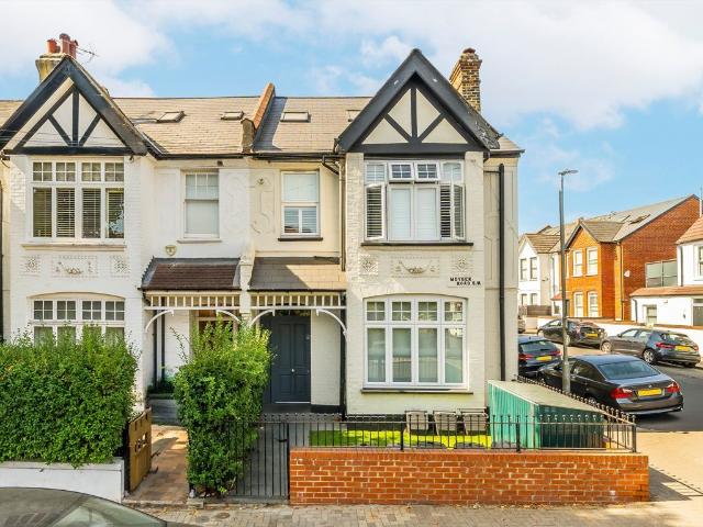 Apartment for rent in Streatham Park, Greater London