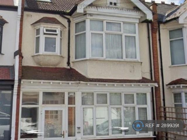 House for rent in Furzedown, Greater London