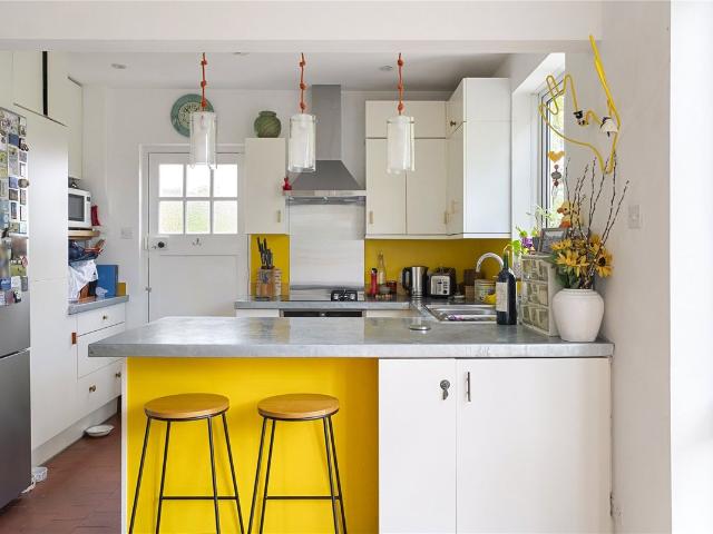 House for rent in Furzedown, Greater London