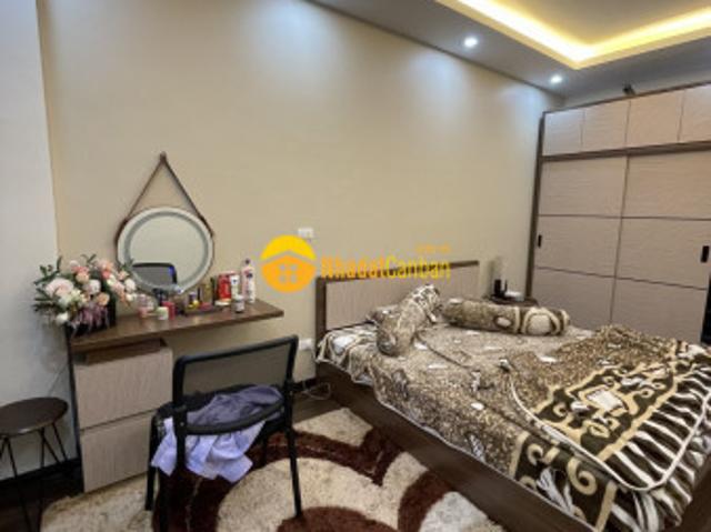 Nhà mặt phố bán