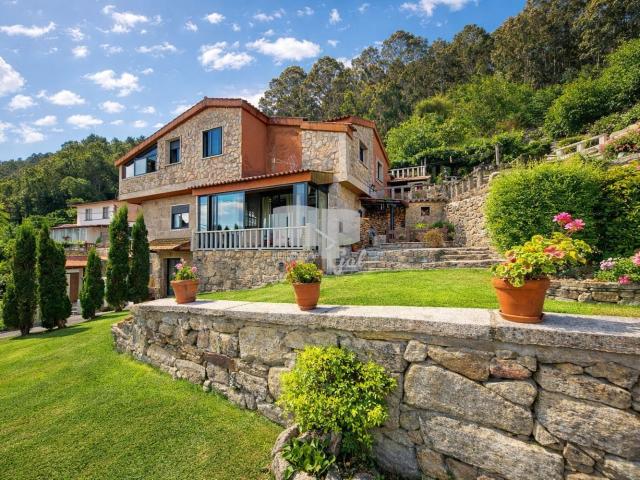 Casa en venta en Cedeira, Vigo