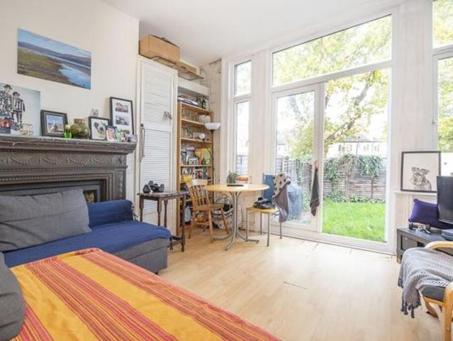 Apartment for rent in Streatham Hill, Greater London