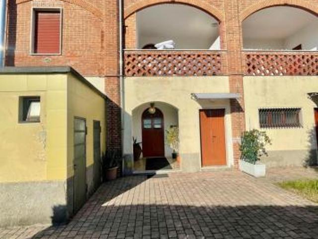 Appartamento in affitto a Morazzone, Lombardia