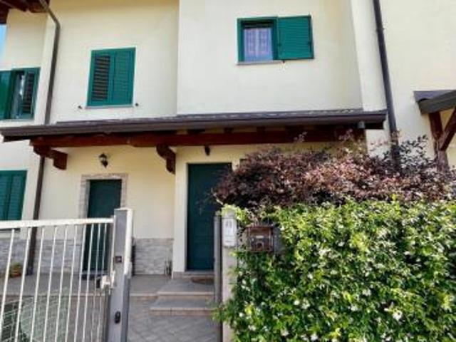 Attico in affitto a Morazzone, Lombardia