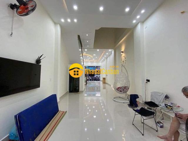 Nhà mặt phố bán