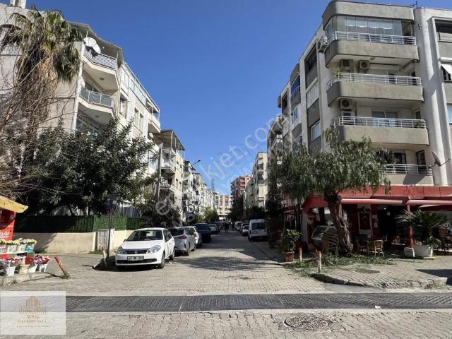 Karabağlar, İzmir içerisinde satılık mülk