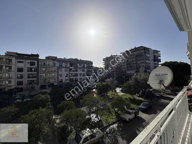 Karşiyaka, İzmir içerisinde satılık mülk