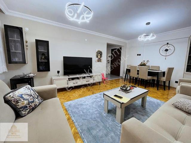 Karşiyaka, İzmir içerisinde satılık mülk