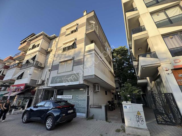 Mansuroğlu Mahallesi, Bayraklı içerisinde satılık mülk