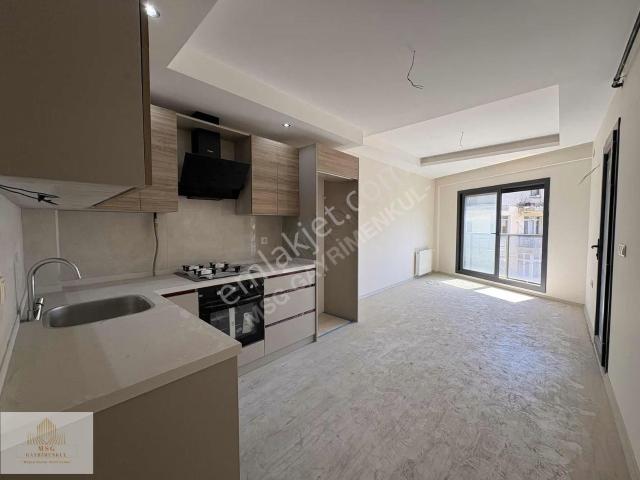 Karşiyaka, İzmir içerisinde satılık mülk