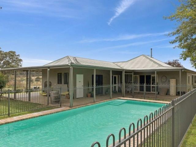Cottage for sale in Frogmore, New South Wales