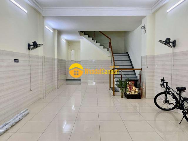 Nhà mặt phố bán