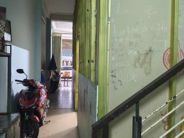 Nhà mặt phố bán