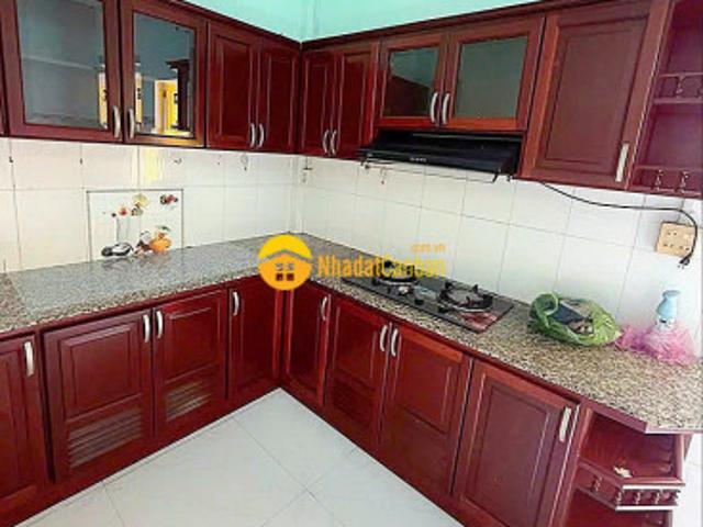 Nhà mặt phố bán