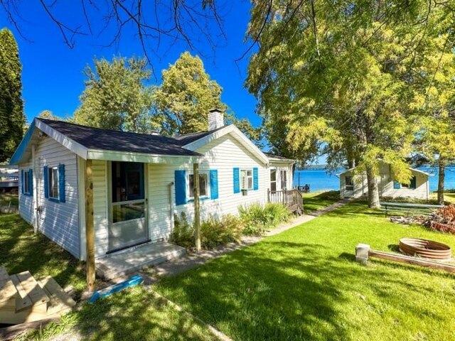 House for sale in Hubbard Lake, Michigan