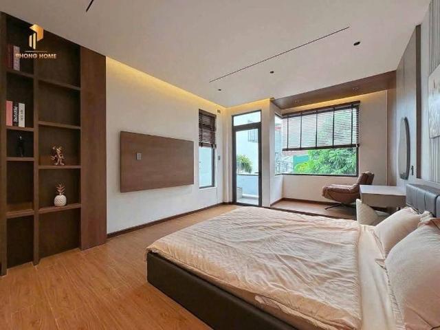Nhà mặt phố bán