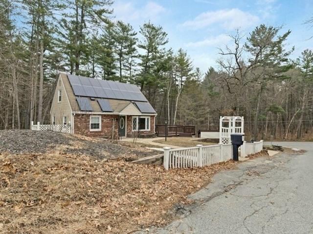 House for sale in Tyngsboro, Massachusetts