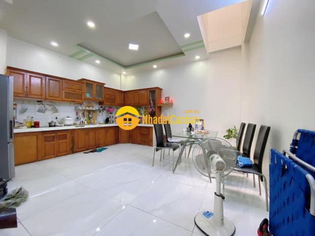 Nhà mặt phố bán